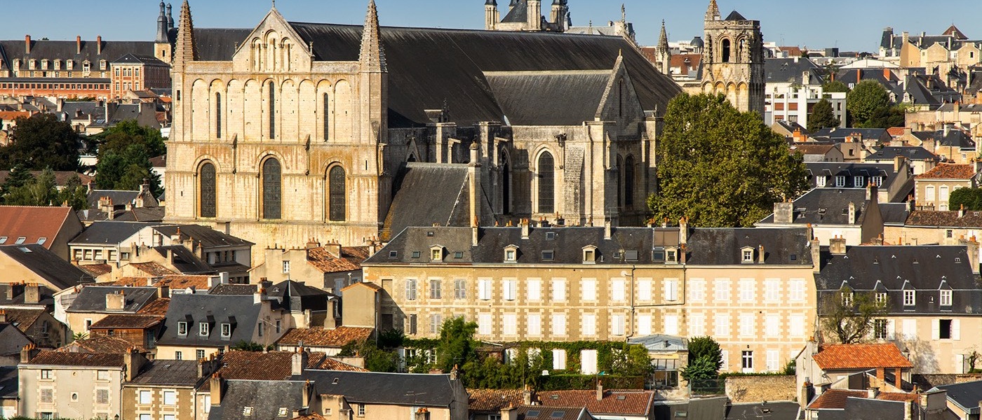 Comparateur location voiture Poitiers Location voiture pas cher Poitiers